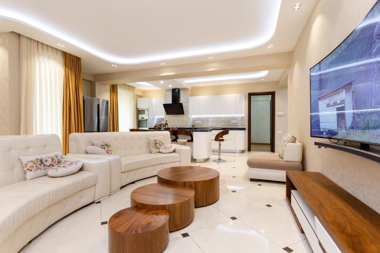 Central Cozy 3Bd-2Bath Apartment Tbilisi Exterior photo